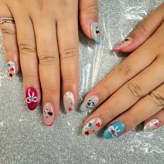 ネイル VIERU 🌈🎀💖のネイルデザイン