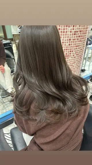 ミディアム カラー コテ巻き風パーマ✨ 韓国ヘア🤎近下菜央のヘアスタイル