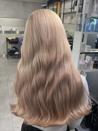 ロング カラー ベレーザ渋谷所属・圧倒的クオリティのブ リーチ/Tomokiのヘアスタイル