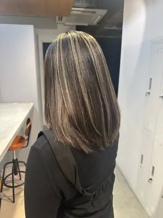 ミディアム カラー 💖ハイライト/ハイ トーン💖MIKIのヘアスタイル