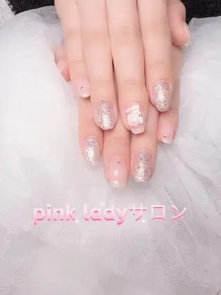 ネイル pink ladyサロン所属・べ にのネイルデザイン