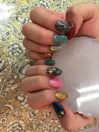 ネイル 指名支持率NO.1 スタイリストのヘアスタイル