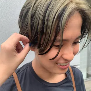 ショート カラー ヘアアレンジ サナ🌱 切りっぱなしボブのヘアスタイル