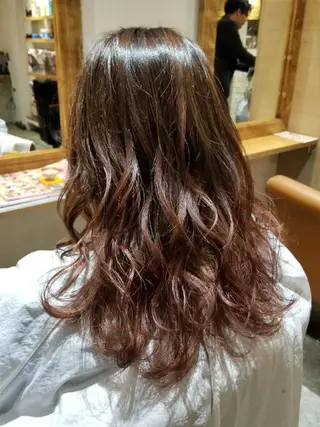 ミディアム カラー 顔周りレイヤーカット 髪質改善代表西村功平のヘアスタイル