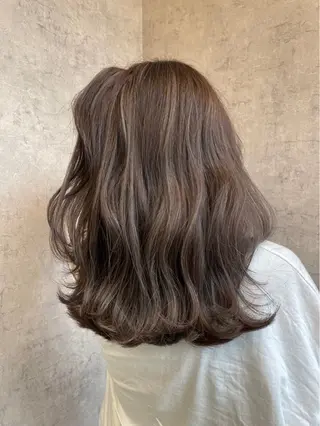 カラー 鈴木 春衣のヘアスタイル