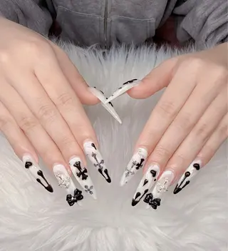 ネイル Lee Nailsのネイルデザイン