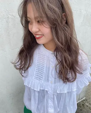 ロング BE HERE NOW N°04野々市三納店所属・イタヤ マイカのヘアスタイル