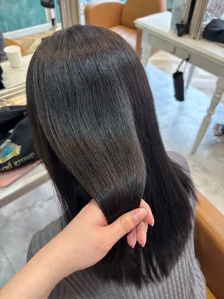 セミロング 透明感カラー/縮毛 矯正/あいりのヘアスタイル