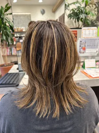 ミディアム 高橋 春菜のヘアスタイル