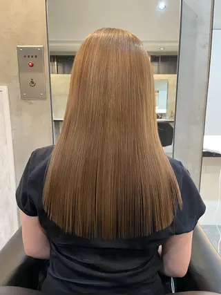 セミロング カラー 渋谷 留菜のヘアスタイル