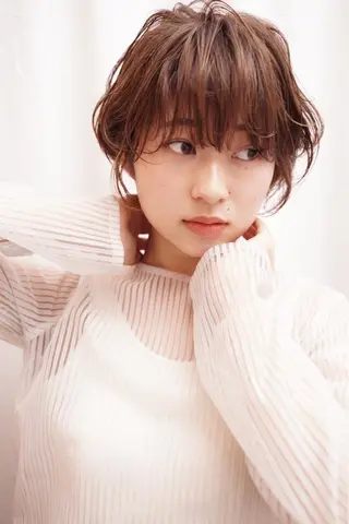 ショート カラー 佐藤 花帆のヘアスタイル