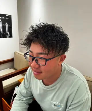 ショート パーマ メンズ 吉田 新平のヘアスタイル