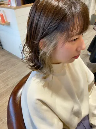 カラー 透明感ブリーチ ハイトーンウエダのヘアスタイル