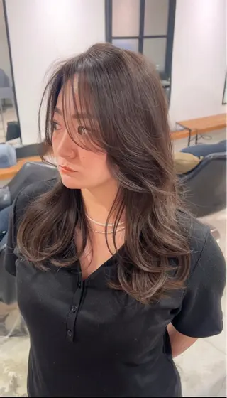 セミロング Re-Bell（リーベル）所属・秋田 さとこのヘアスタイル