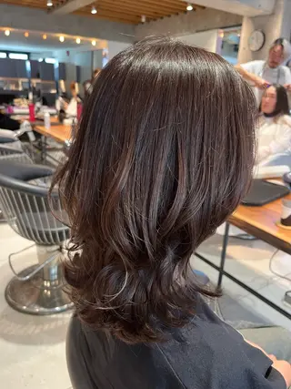 セミロング 清水 真樹のヘアスタイル