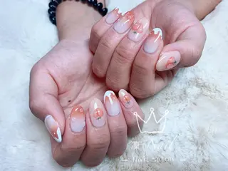 ショート カラー ネイル Lea NAILsalon所属・Le’a NailSalonのネイルデザイン