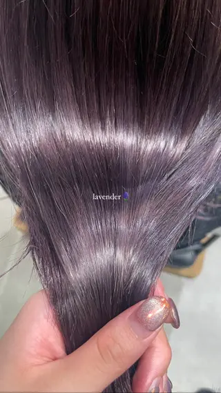 カラー ヨシオカ チオリのヘアスタイル