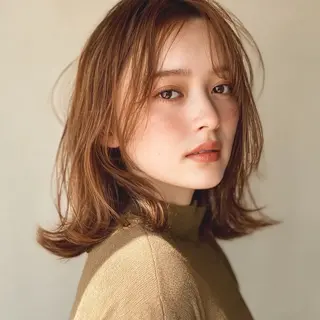ミディアム 顔周りのデザイン特化 井手麻梨栄のヘアスタイル