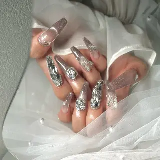 ネイル NEO Beauty Salon所属・𝐍𝐄𝐎 𝐉𝐔𝐑𝐈のネイルデザイン