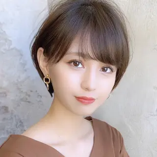 ショート カラー 💍新宿ショート 💍岩田莉奈のヘアスタイル