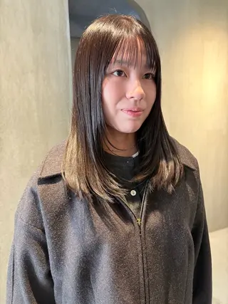 ミディアム SLAY所属・マツイ モモノのヘアスタイル