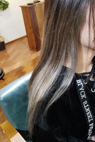 カラー 神谷 涼のヘアスタイル