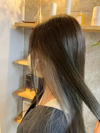 ロング カラー ハイトーンカラ ー/小川のヘアスタイル