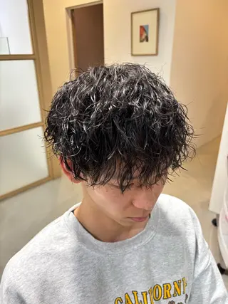 パーマ メンズ レイヤーカット🥀/ 大曽根🤍yuukaのヘアスタイル