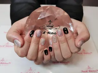 ネイル ネイルリボン 受付スタッフのネイルデザイン