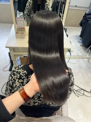 ロング 酸性縮毛矯正 Coreすずのヘアスタイル