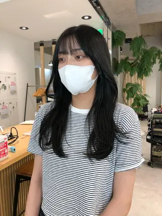 ロング カラー レイヤー/顔まわり カット/地毛風カラーのヘアスタイル