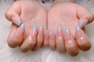 ネイル Demure リリス　銀座店のネイルデザイン