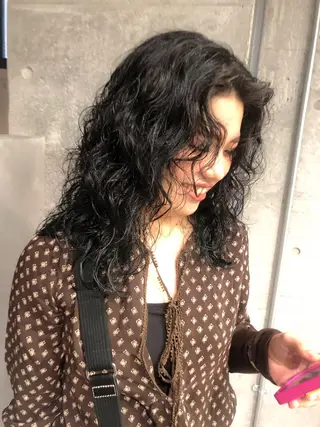 ロング カラー パーマ rii-🩰 トレンド韓国ヘアのヘアスタイル