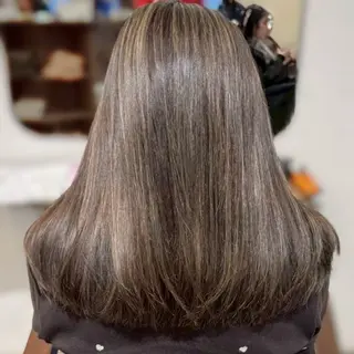 セミロング 坂本 璃里杏のヘアスタイル