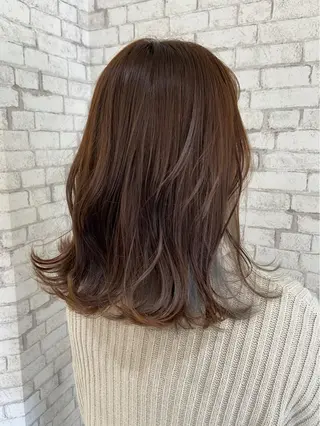 セミロング 西澤 咲輝のヘアスタイル