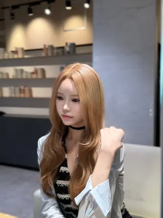 ロング 谷 亜澄のヘアスタイル