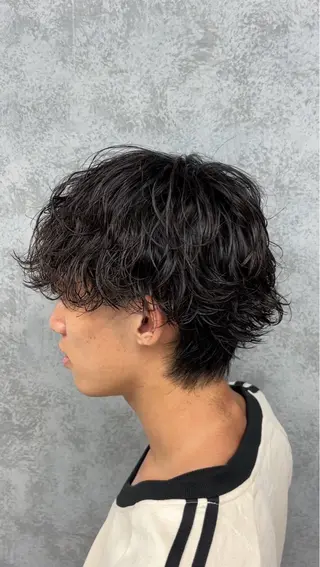 パーマ メンズ シャドウ/フェザー パーマメンズりつきのヘアスタイル