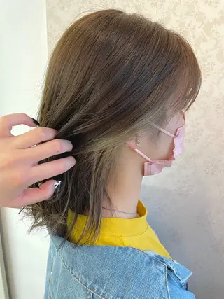 ミディアム カラー ヒヨシ ルナのヘアスタイル