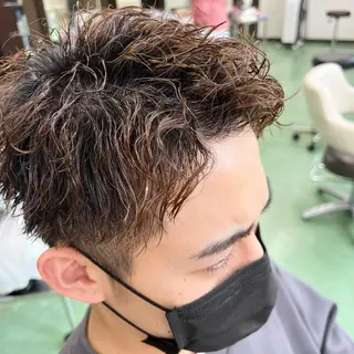 ショート パーマ メンズ 甲田 豪徳のヘアスタイル