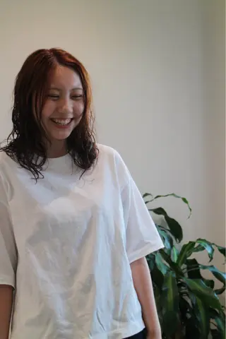 セミロング パーマ カーリーパーマ/ 透明ｶﾗｰ/MIKUのヘアスタイル