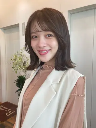 ミディアム カラー 高リピート/レイヤー 骨格似合わせ/色持ちのヘアスタイル