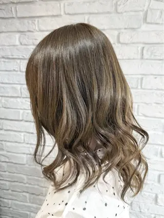 セミロング 髪質改善/レイヤー/ 小顔/デザインのヘアスタイル