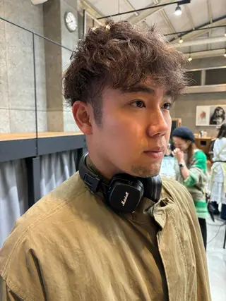 ショート カラー パーマ メンズ 押切 響　のヘアスタイル