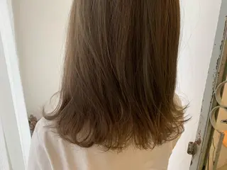セミロング カラー fio マナミのヘアスタイル
