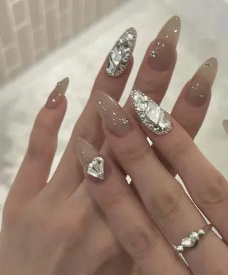 ネイル Hanni ANA.CHUOのネイルデザイン