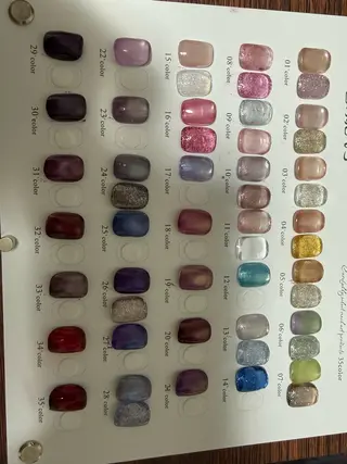 ネイル Emi ネイルサロン所属・平 りんちゃのネイルデザイン