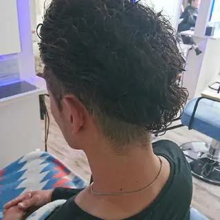 ショート パーマ メンズ 中嶌 健一のヘアスタイル