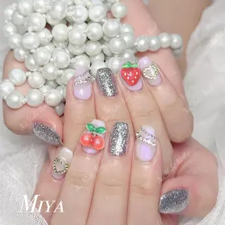 ネイル Queenie 🦋のネイルデザイン