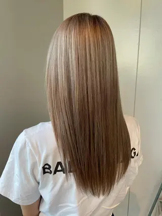 ロング カラー 松本 唯のヘアスタイル