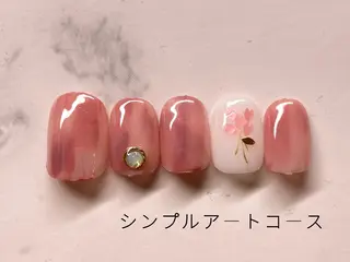 ミディアム ネイルサロン Bliss（ブリス）のネイルデザイン